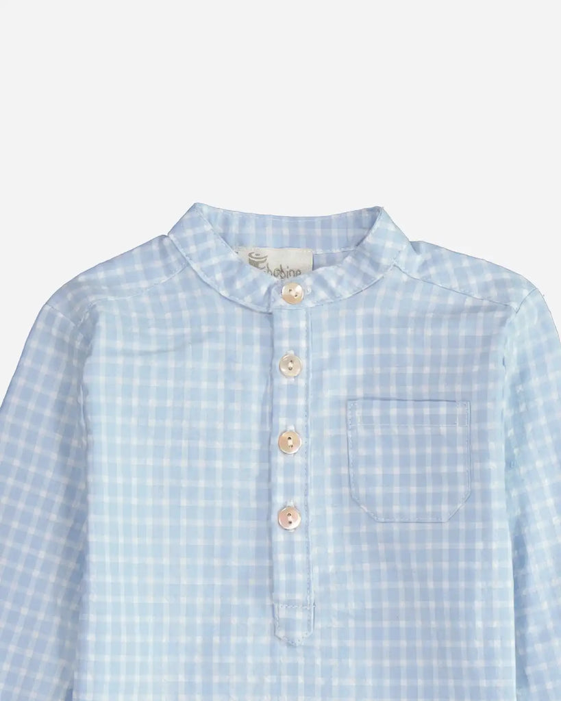 Zoom de la chemise pour bébé garçon à col mao et motif vichy de la marque Bobine Paris.