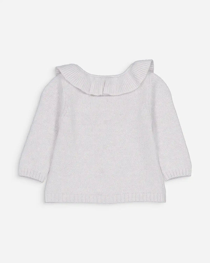 Vue de dos du cardigan pour bébé fille en laine et cachemire à col volanté couleur perle de la marque Bobine paris.
