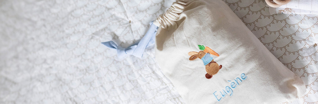 Pochettes cadeau brodées