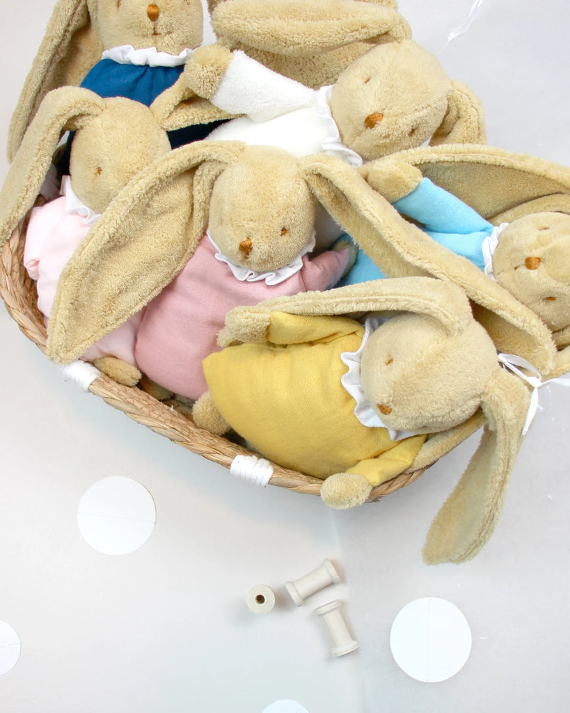 Doudou lapin rose pour bébé de la marque Bobine Paris ainsi que les autres coloris disponibles.