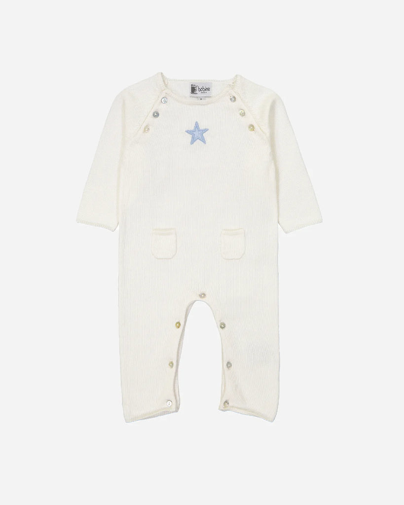 Combinaison pour bébé beige à étoile bleue de la marque Bobine Paris.