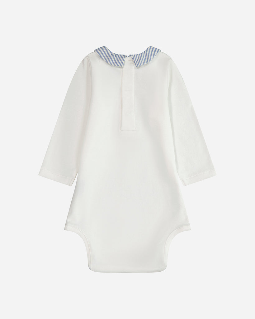 Body bébé blanc avec un col à rayures bleues marines vue de dos.