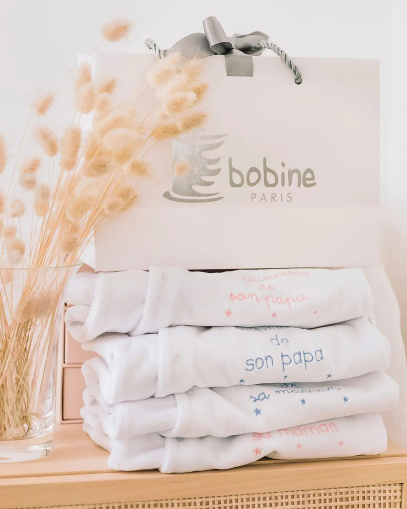 Sac du pyjama en coton blanc à personnaliser de la marque Bobine Paris.