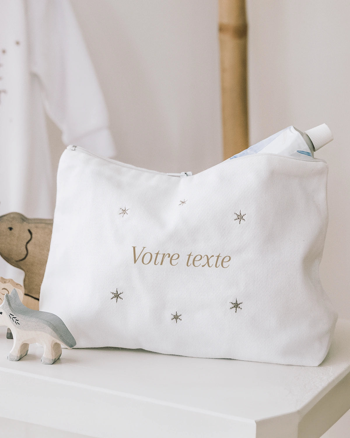 Une trousse de toilette jeune fille ultra pratique et élégante Une trousse de toilette jeune fille ultra pratique et élégante