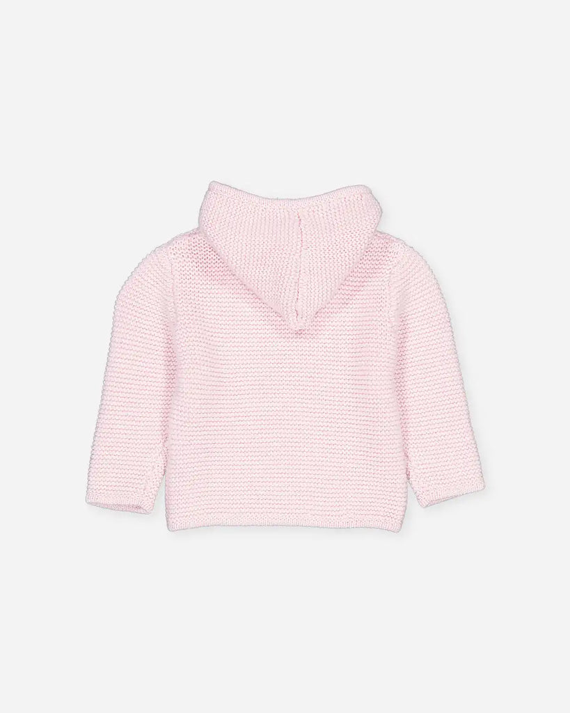 Vue de dos de la veste à capuche bébé en laine et cachemire rose blush de la marque Bobine Paris.
