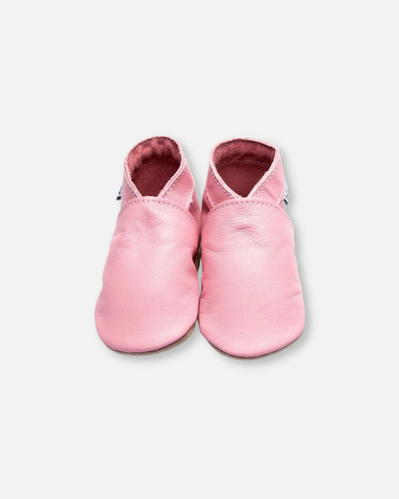 Chaussons pour bébé en cuir rose de la marque Bobine Paris.