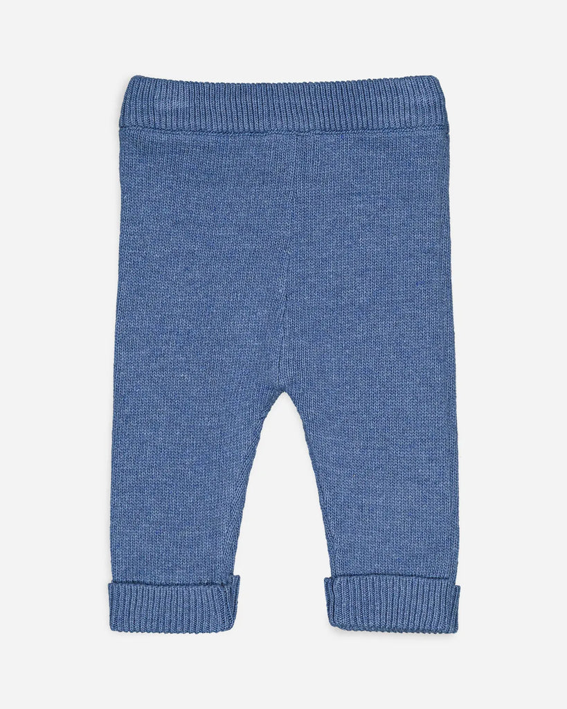 Vue de dos du pantalon bébé en laine et cachemire couleur bleu jean de la marque Bobine Paris.