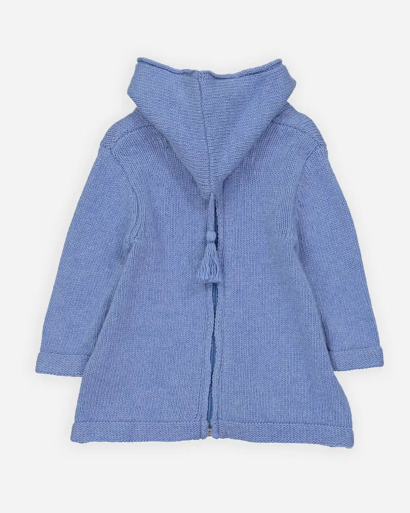 Vue de dos du burnous pour bébé unisexe en laine et cachemire bleu pastel zippé de la marque Bobine Paris.