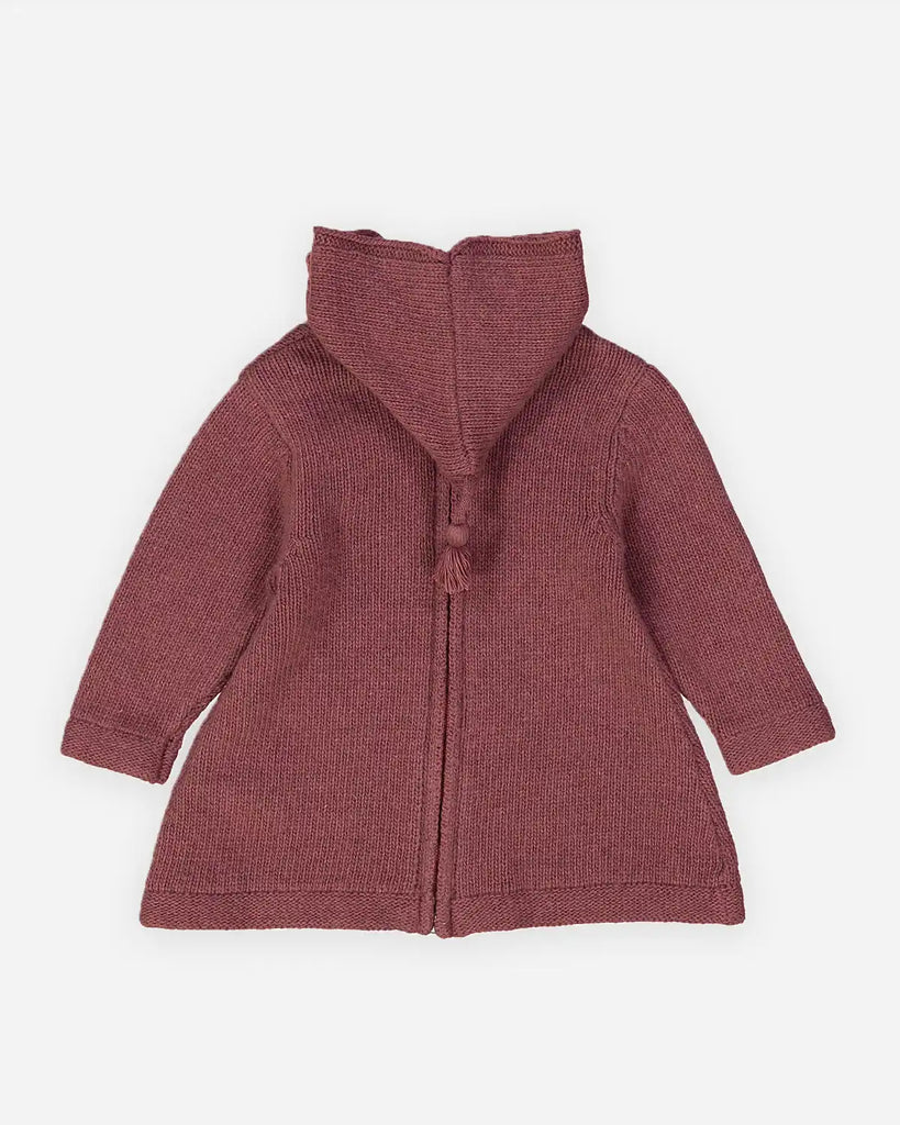Vue de dos du burnous bébé à capuche parme en laine et cachemire zippé de la marque Bobine Paris.