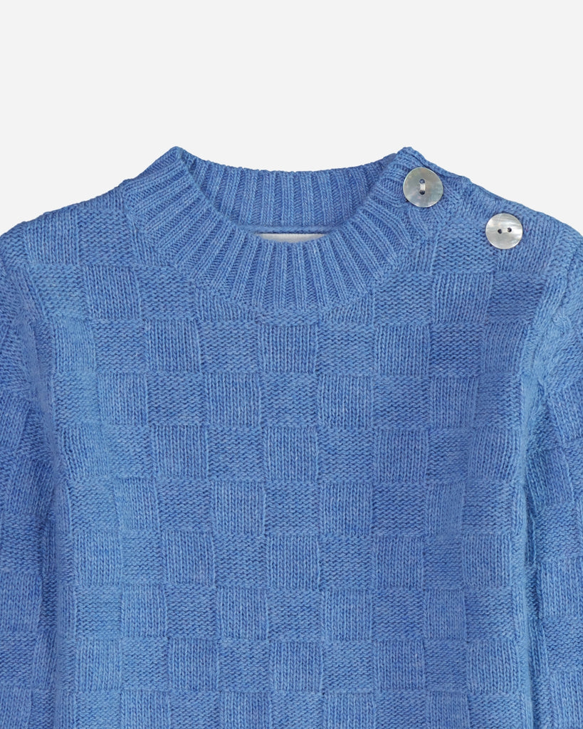 Pull bébé épaules boutonnées bleu pastel zoom face