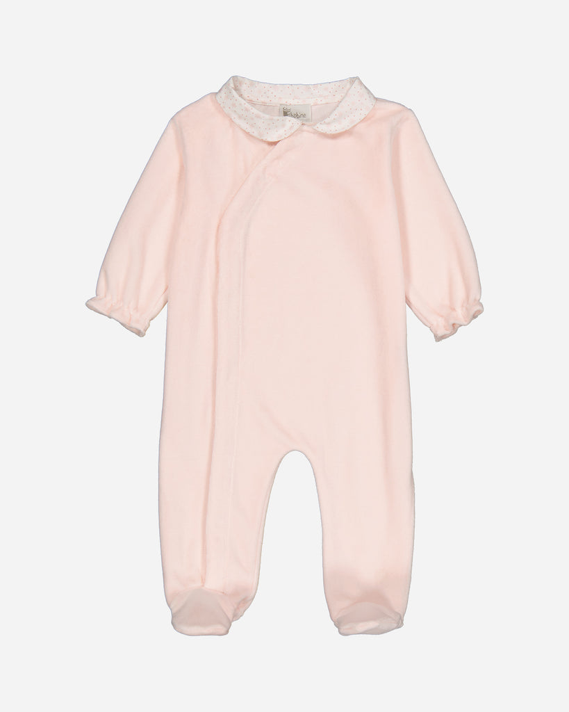 Pyjama pour bébé rose à col étoilé de la marque Bobine Paris.