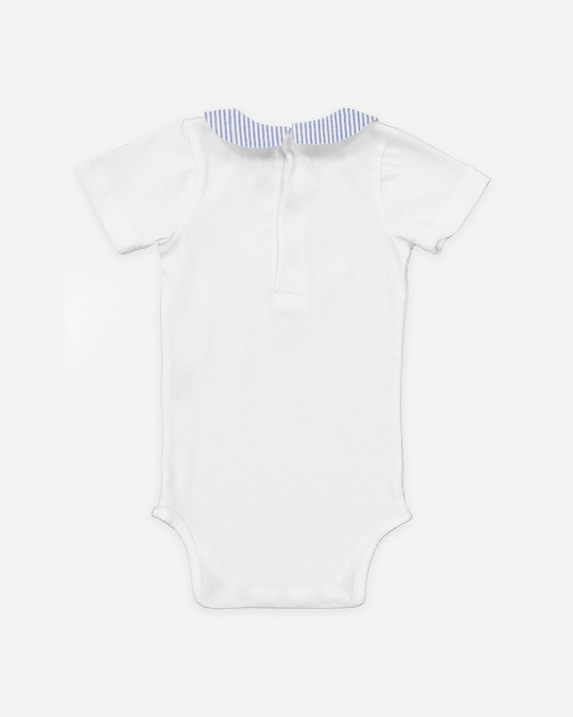 Vue de dos du body bébé blanc à col pointu à rayures bleues de la marque Bobine Paris.