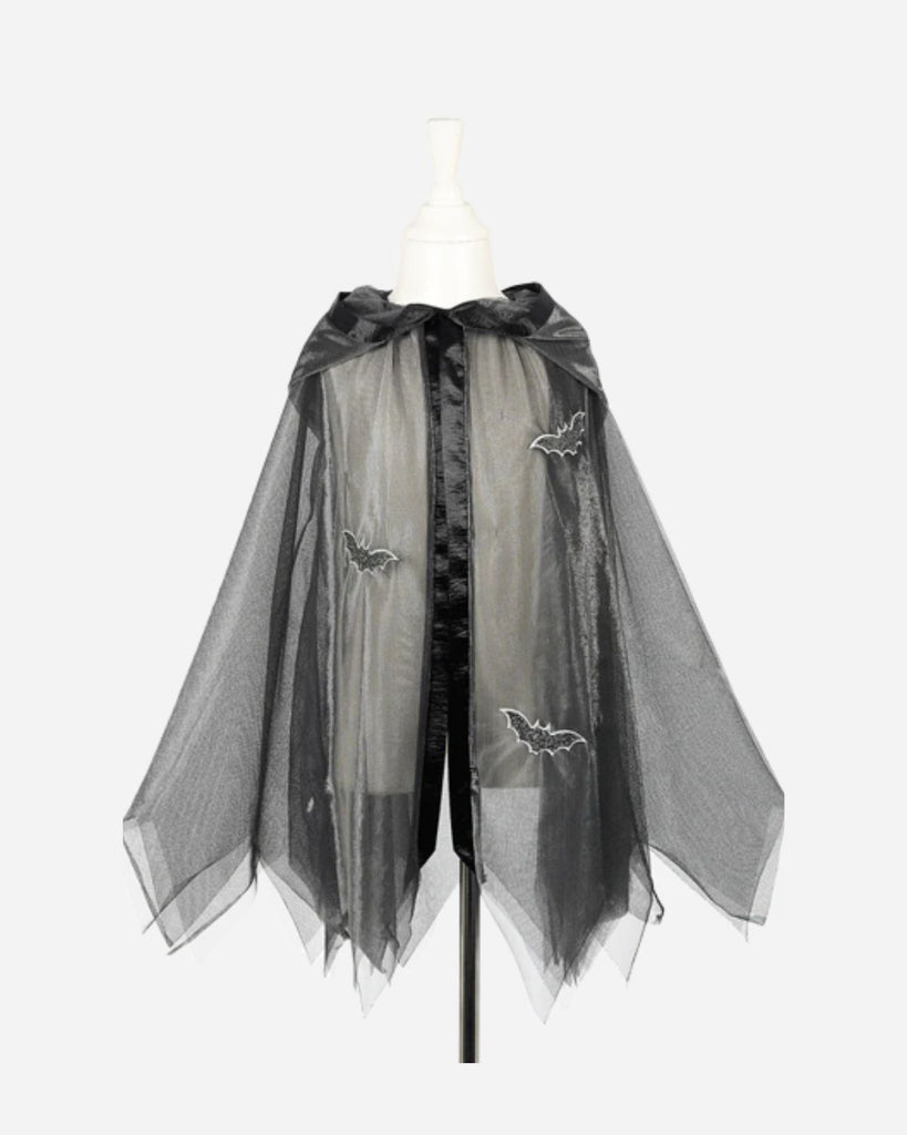 Cape en tulle noire, ornée d'empiècements chauve-souris et d'une capuche