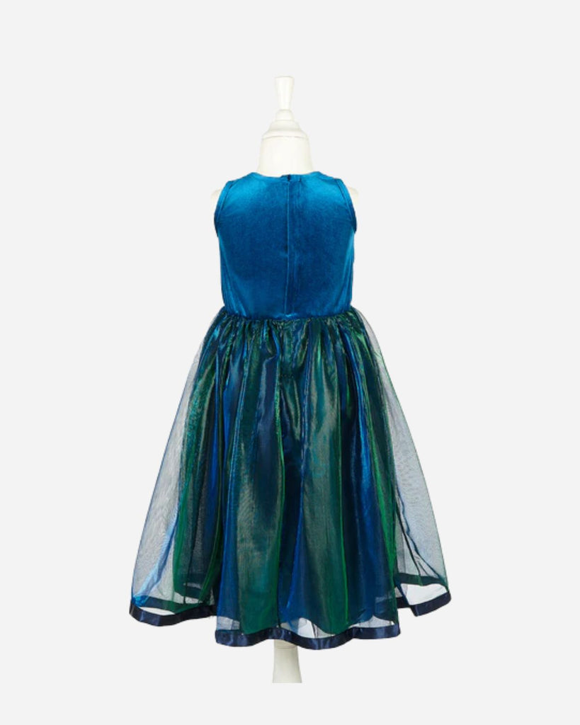 Dos d'une robe de princesse à reflets bleus et verts